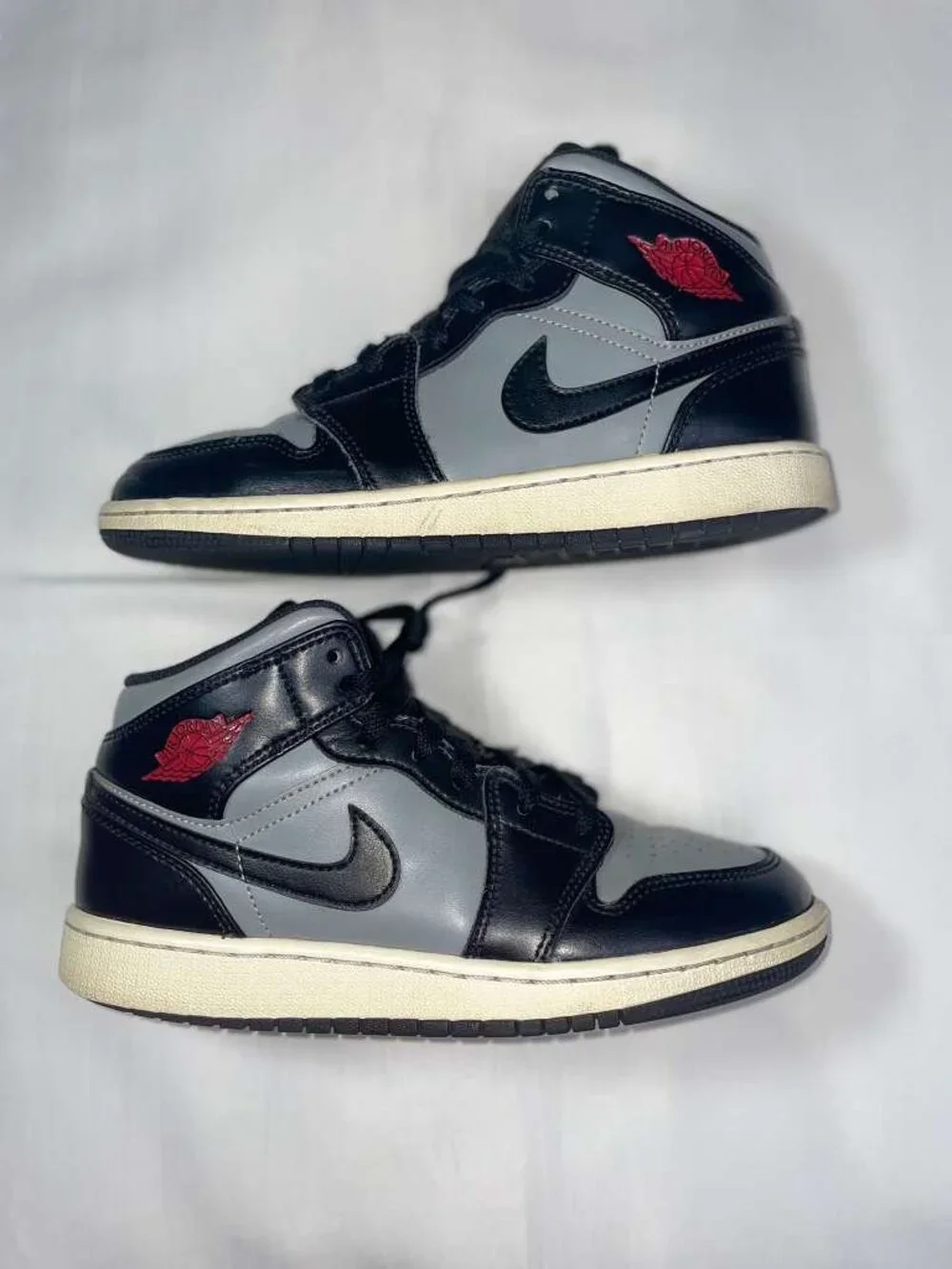 Air Jordan 1 Mid GS Black Gym Red Particle Grey Size 4Y Youth